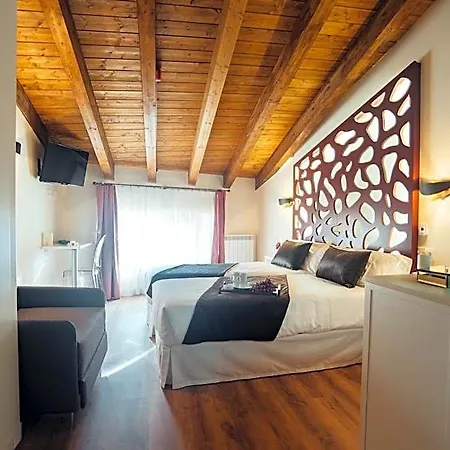 Rural Pinares De Soria Hotel