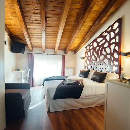 Rural Pinares De Soria 4*